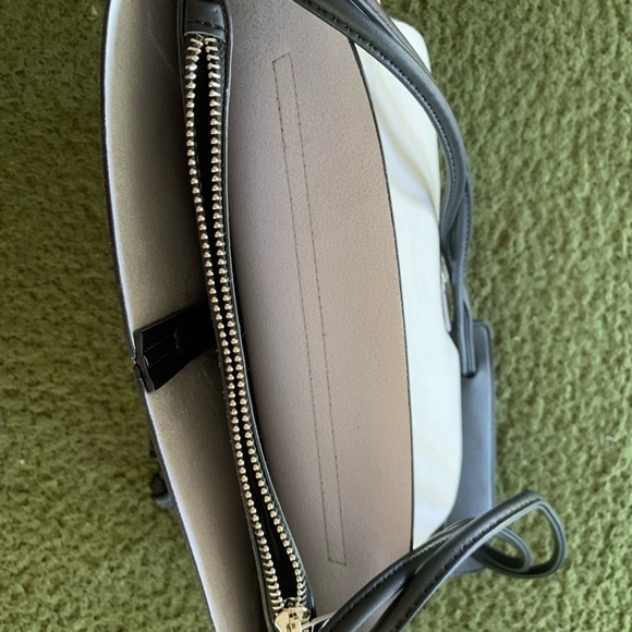 NEW Melie Bianco Dillen Vegan Leather Ring Crossbody - Picture 4 of 7